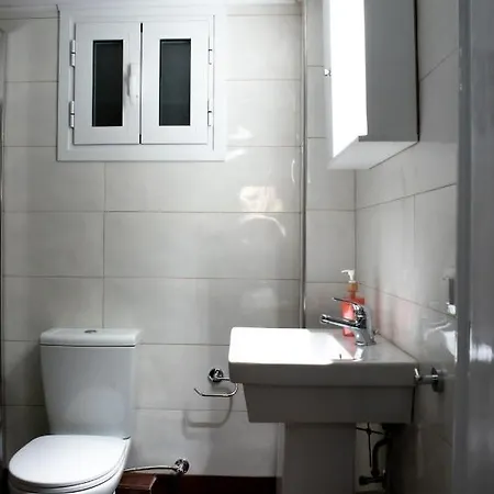 Happy Owl 1st Floor Apartment *